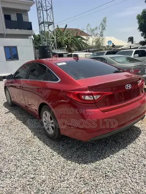 Hyundai Sonata Base Sedan FWD (2.4L 4cyl 6A) 2017 Red