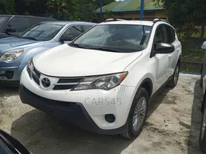 Toyota RAV4 LE 4dr SUV (2.5L 4cyl 6A) 2015 White
