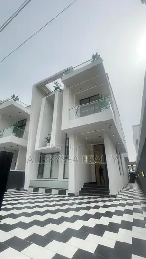 5bdrm Duplex in Chevron for sale