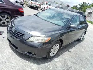 Toyota Camry XLE V6 4dr Sedan (3.5L 6cyl 6AM) 2009 Gray