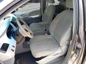 Toyota Sienna 2012 Gray
