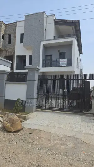 5bdrm Duplex in Life Camp Ochacho, Jabi for sale