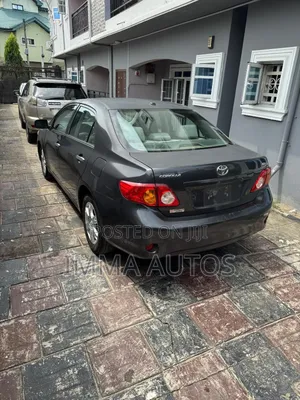 Toyota Corolla LE 4dr Sedan (1.8L 4cyl 4A) 2010 Gray