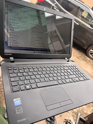 Laptop Toshiba Satellite C50 4GB Intel HDD 500GB
