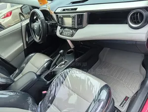 Toyota RAV4 XLE 4dr SUV (2.5L 4cyl 6A) 2014 Red