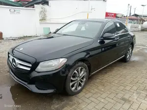 Mercedes-Benz C300 2016 Black