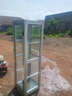 Show Glass