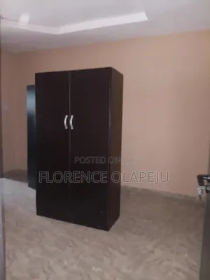 2bdrm Block of Flats in Idi- Oya, Akala Express for rent