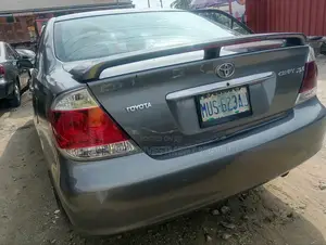 Toyota Camry LE 4dr Sedan (2.4L 4cyl 5M) 2003 Gray