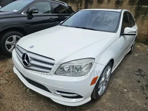 Mercedes-Benz C300 Luxury 4Matic Sedan AWD (3.0L 6cyl 7A) 2011 Black
