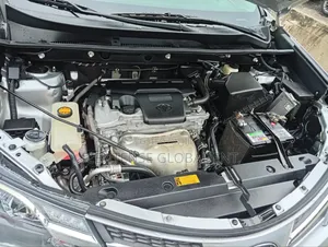 Toyota RAV4 Limited 4dr SUV AWD (2.5L 4cyl 6A) 2014 Silver