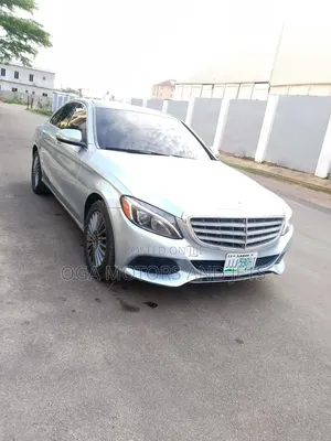 Mercedes-Benz C300 Base Sedan RWD (2.0L 4cyl 7A) 2016 Blue