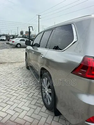 Lexus LX 570 AWD 2017 Gray