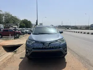 Toyota RAV4 Limited 4dr SUV (2.5L 4cyl 6A) 2014 Gray