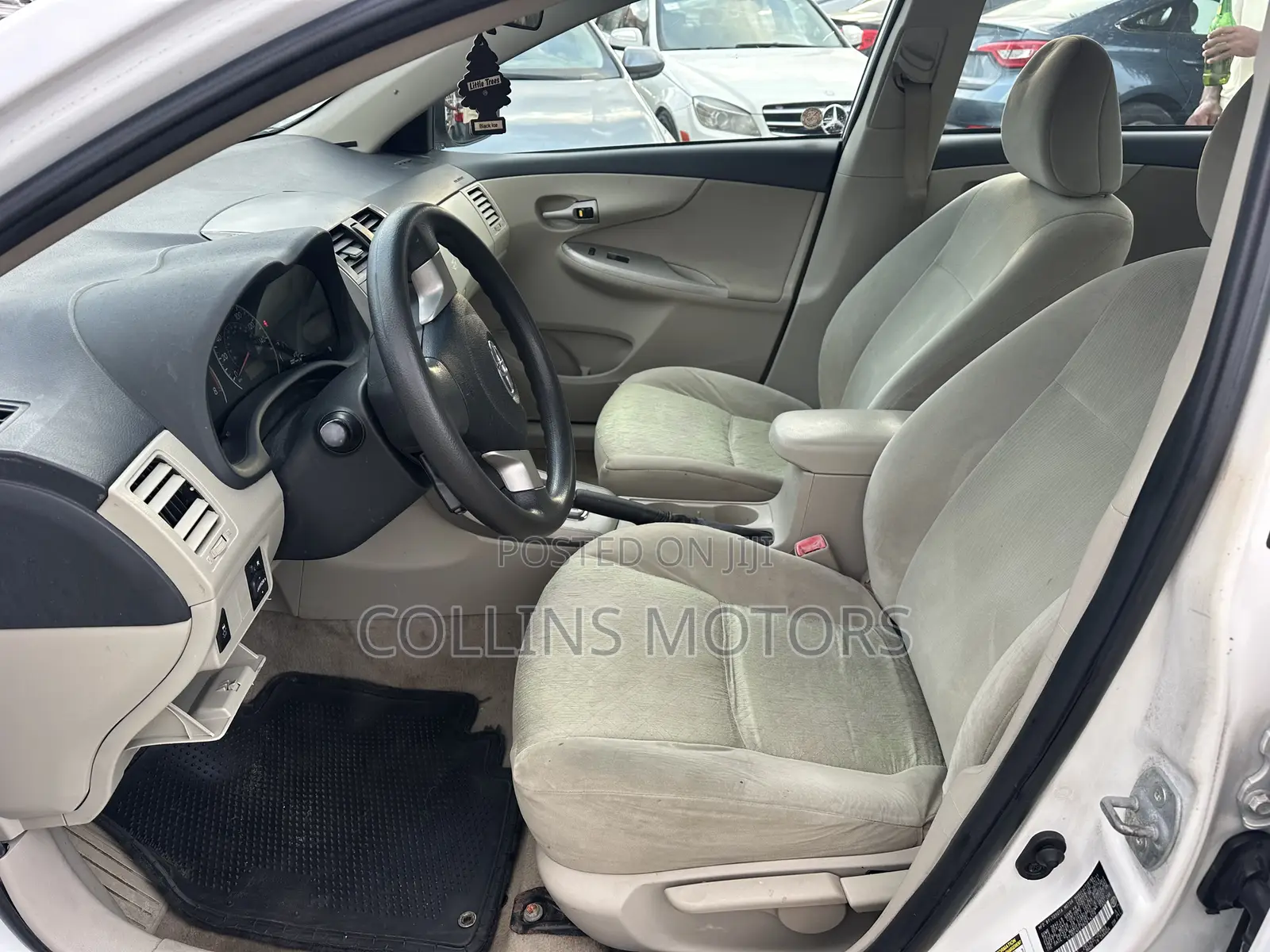 Toyota Corolla 2011 White