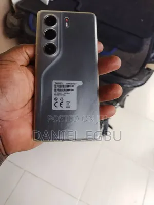 New Tecno Camon 40 128 GB Blue