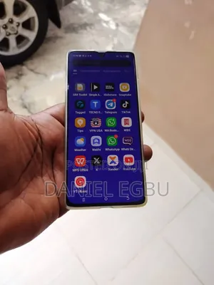 New Tecno Camon 40 128 GB Blue