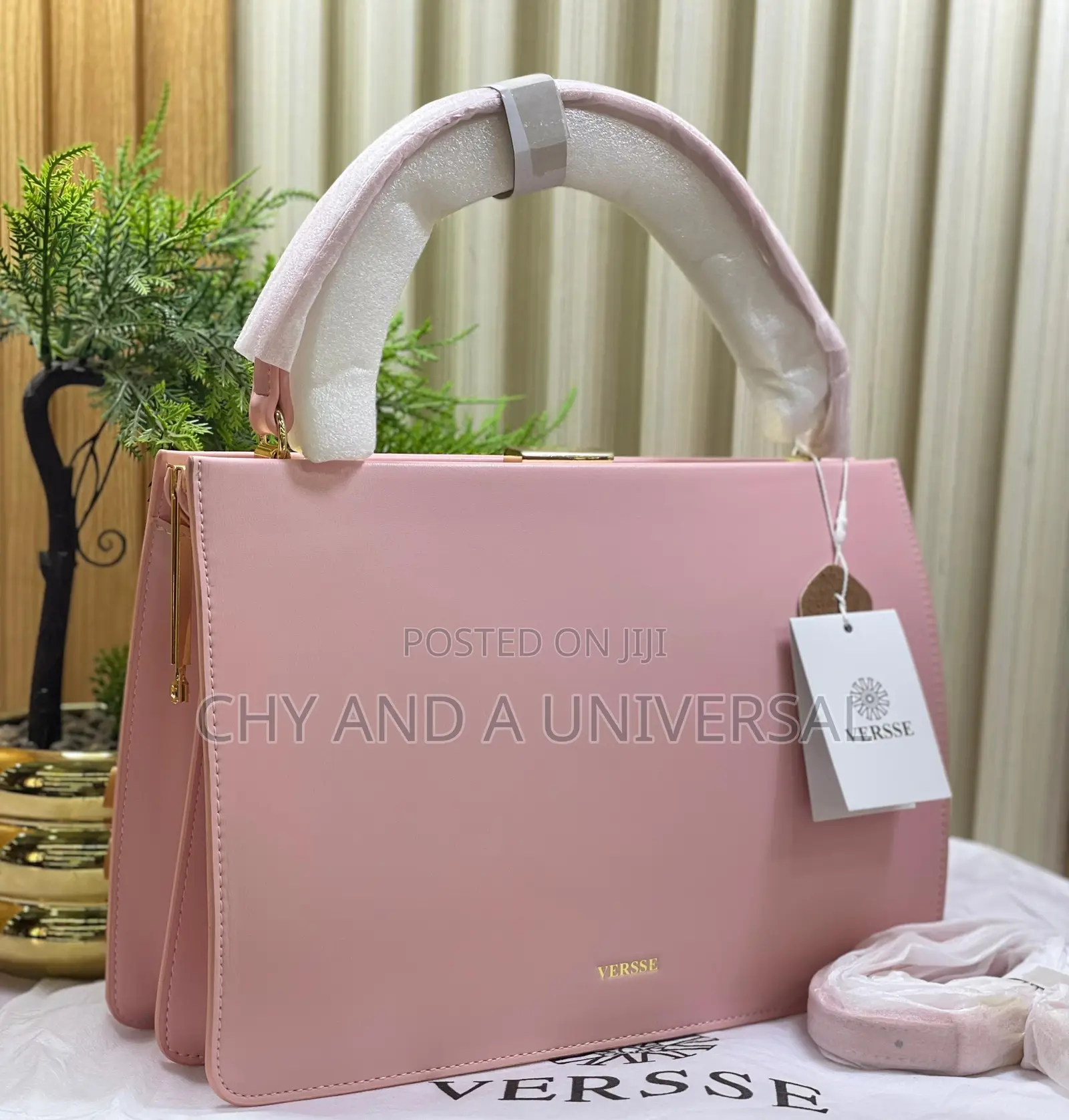 Versse Women Handbag