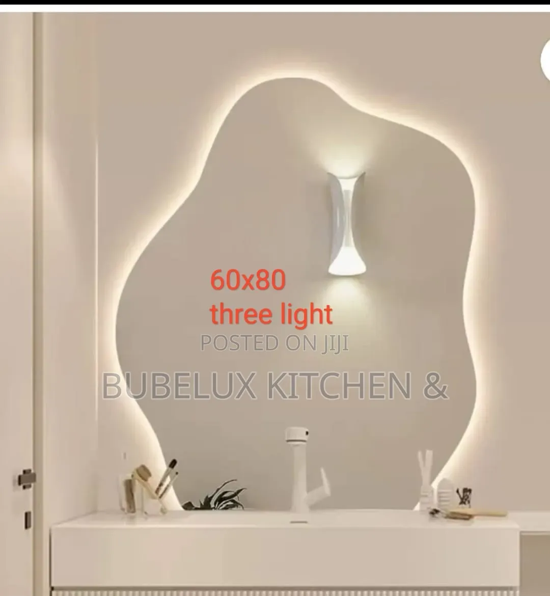 Modern Led Bathroom Mirror – Elegant 3-Light Finish