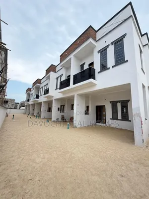 3bdrm Duplex in Ikota for sale