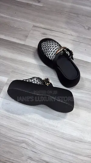 Trending Wadge Slide