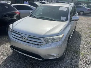 Toyota Highlander Limited 2012 Silver