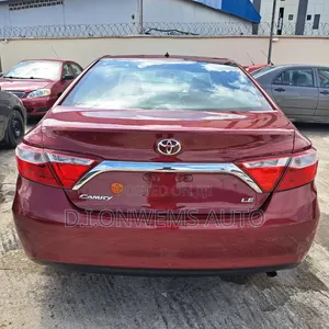 Toyota Camry LE 4dr Sedan (2.5L 4cyl 6A) 2015 Red