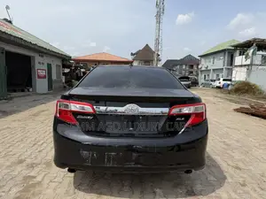 Toyota Camry XLE 4dr Sedan (2.5L 4cyl 6A) 2013 Black