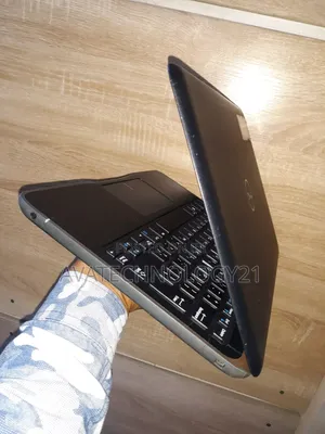 Laptop Dell Latitude 3180 4GB Intel Celeron SSD 60GB