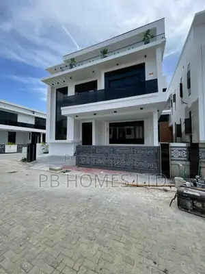 5bdrm Duplex in Chevron for sale