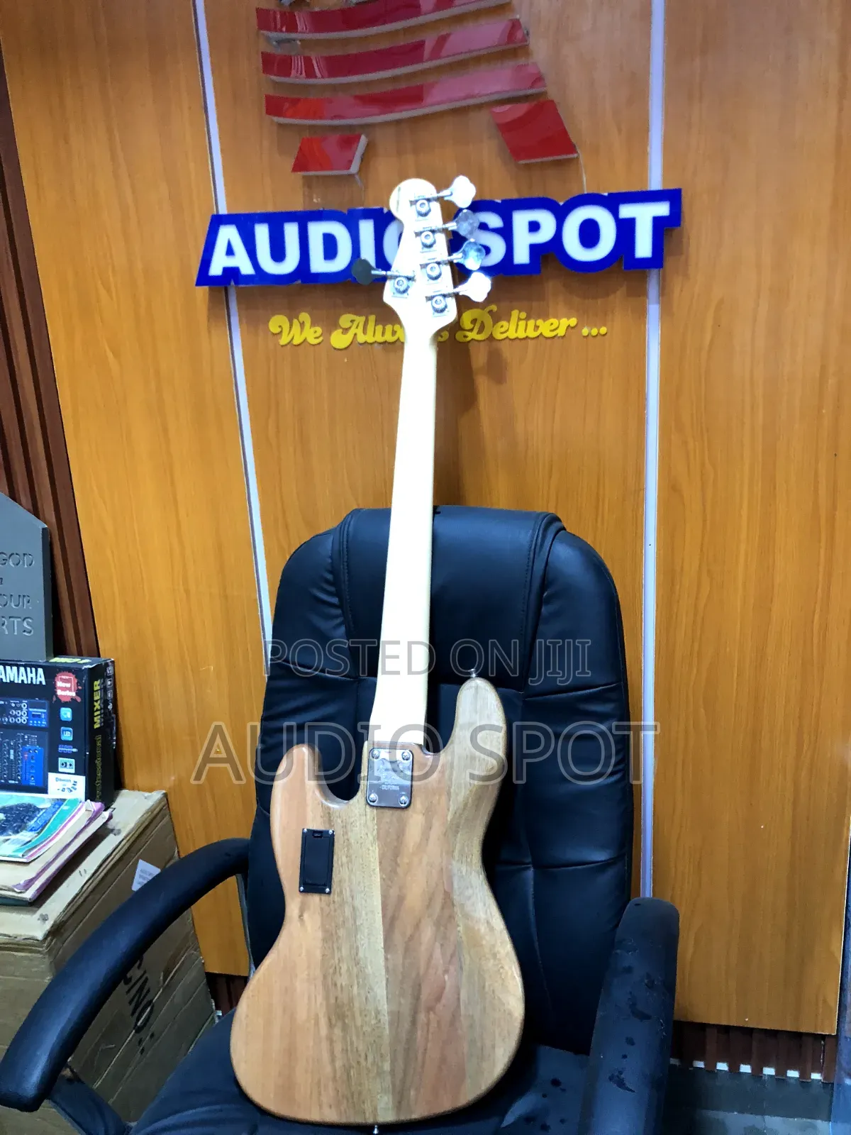 Fender Jazz 5 Strings Active Bass Guitar