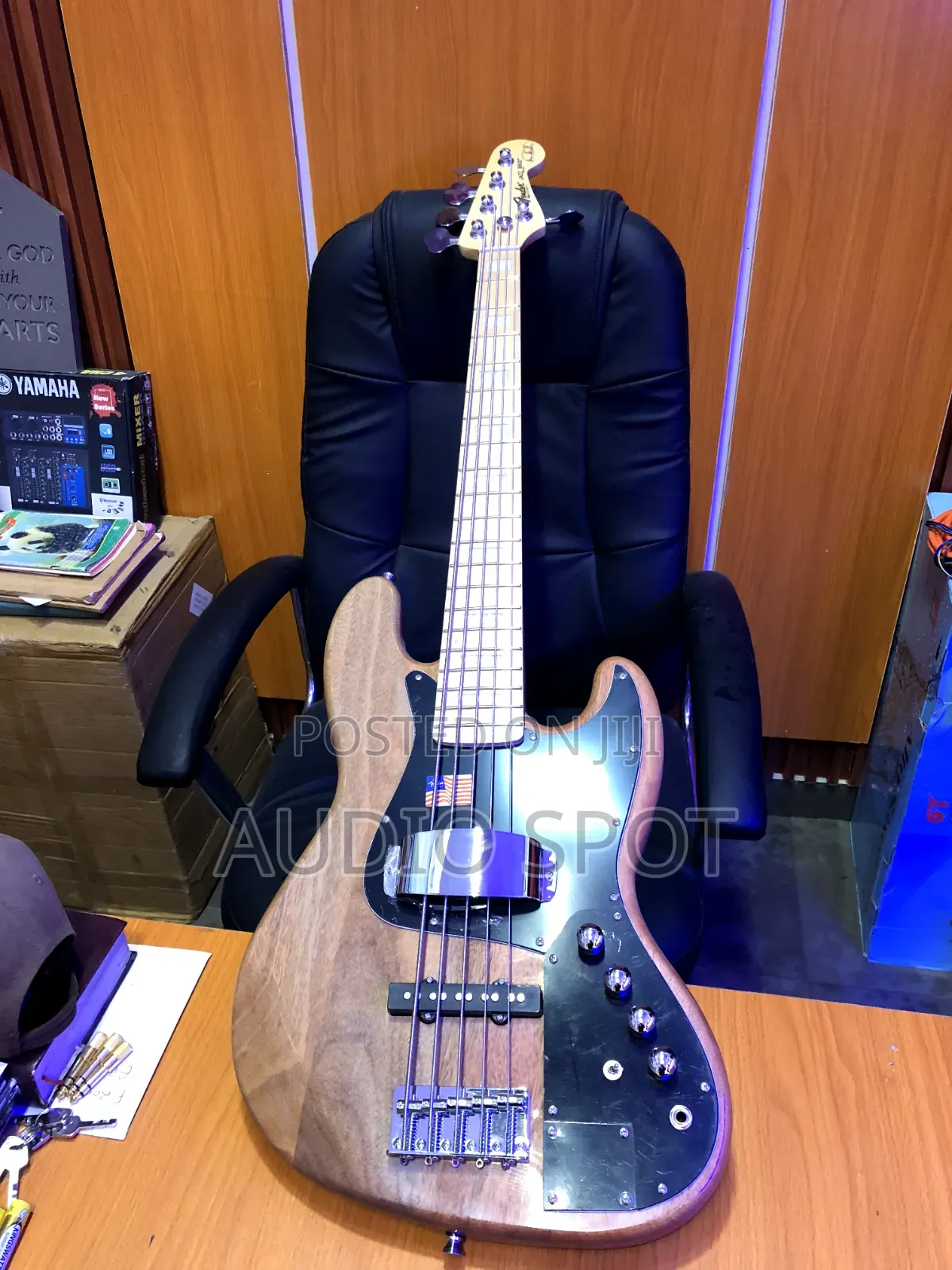 Fender Jazz 5 Strings Active Bass Guitar