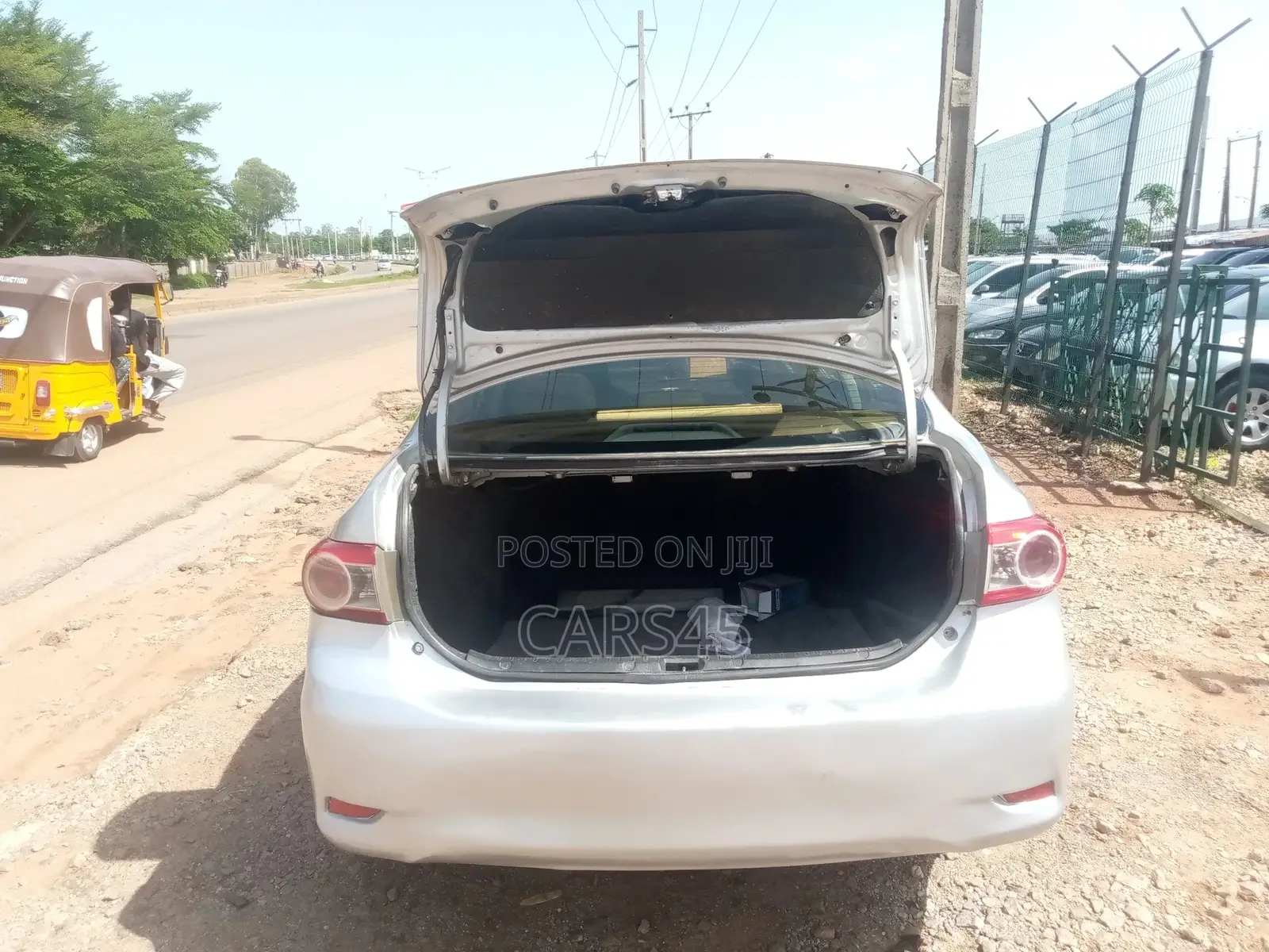 Toyota Corolla 2012 Silver