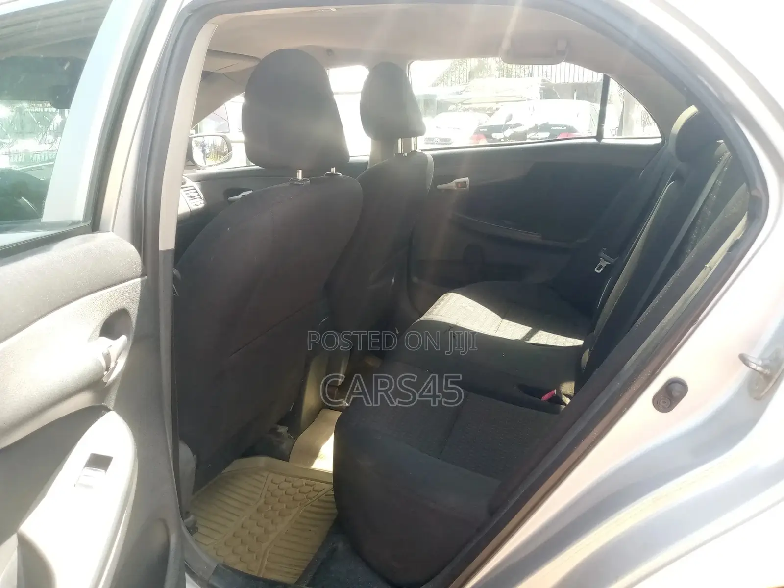 Toyota Corolla 2012 Silver