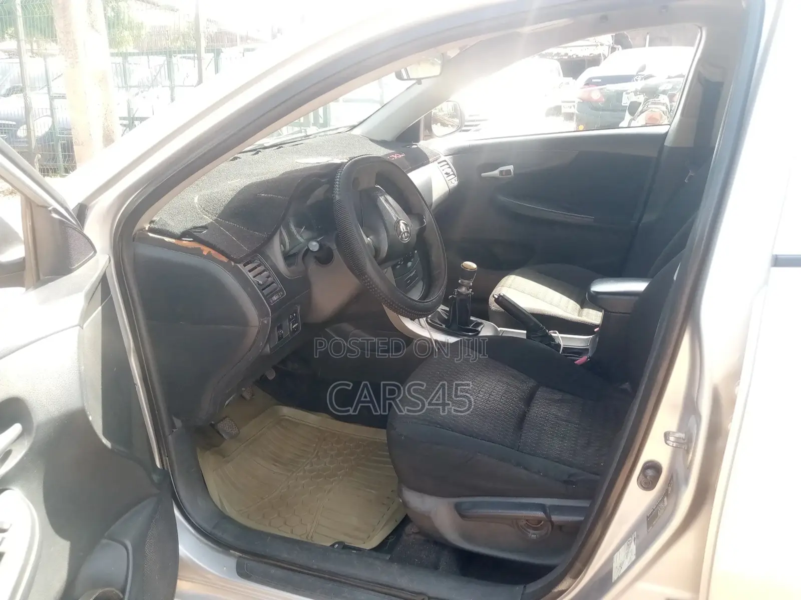 Toyota Corolla 2012 Silver
