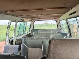 Toyota HiAce 2004 White
