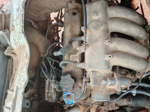 Toyota HiAce 2004 White