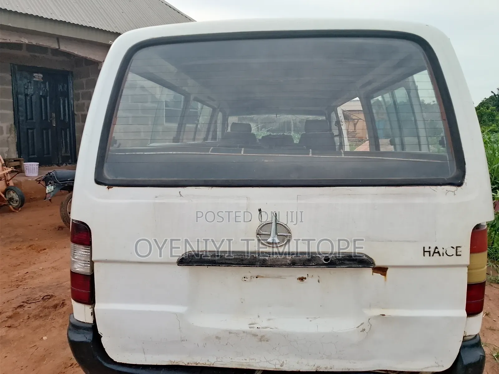 Toyota HiAce 2004 White