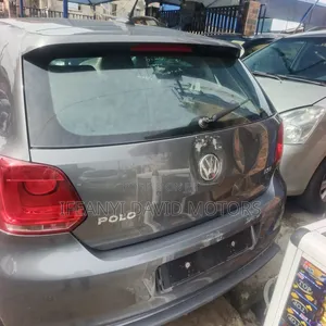 Volkswagen Polo 2016 Gray