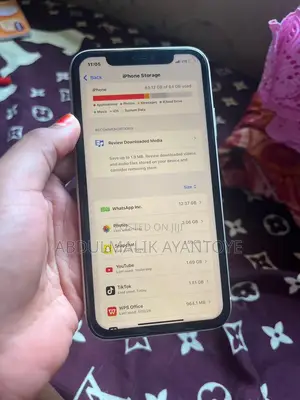 Apple iPhone 11 64 GB White