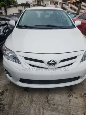 Toyota Corolla LE 4dr Sedan (1.8L 4cyl 4A) 2011 White