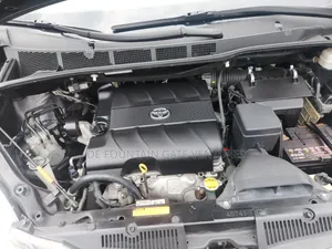 Toyota Sienna XLE AWD 7-Passenger 2013 Black