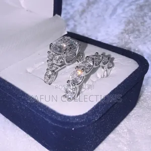 Elegant Solid Zirconia Female Wedding Ring