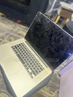 Laptop Apple MacBook Pro 2015 16GB Intel Core i7 SSD 256GB