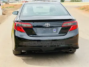 Toyota Camry SE 4dr Sedan (2.5L 4cyl 6A) 2014 Black