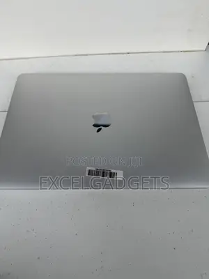 Laptop Apple MacBook Pro 2020 16GB Intel Core i7 SSD 512GB
