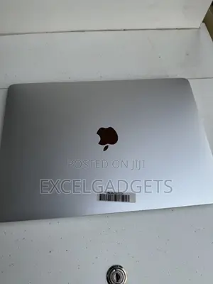Laptop Apple MacBook Pro 2020 16GB Intel Core i7 SSD 512GB