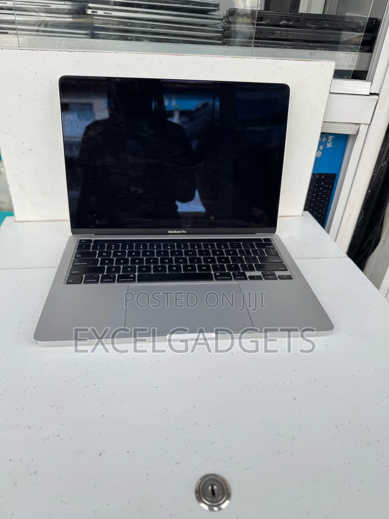 Laptop Apple MacBook Pro 2020 16GB Intel Core i7 SSD 512GB