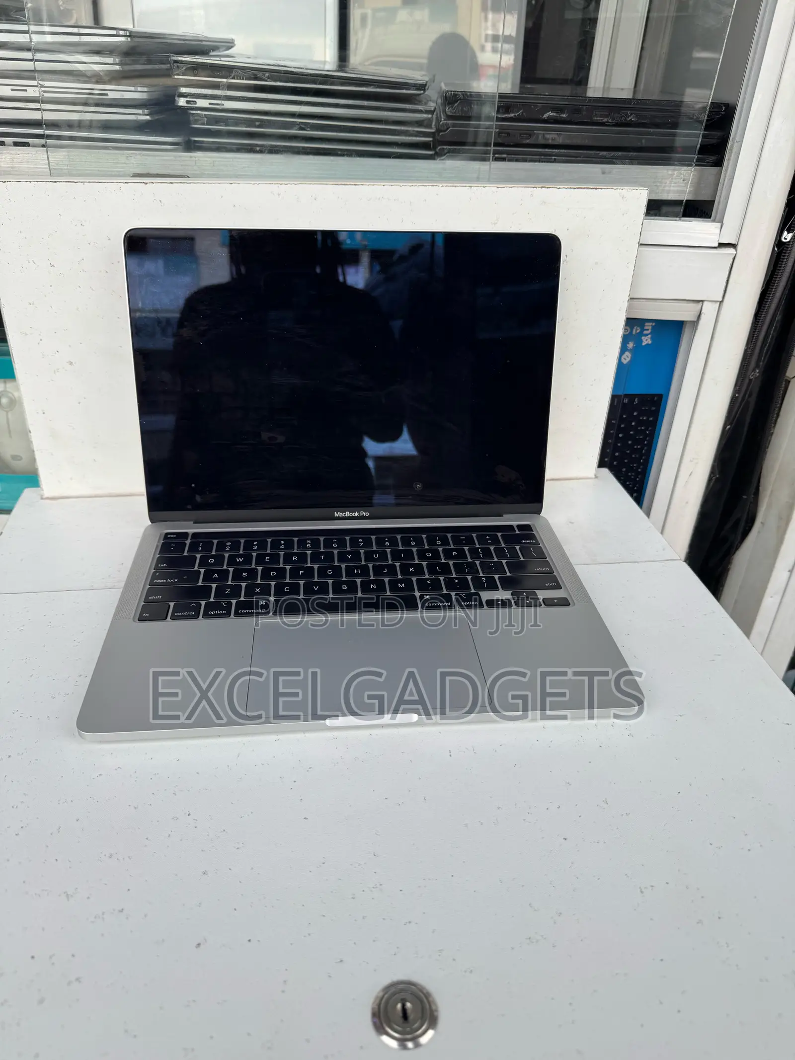 Laptop Apple MacBook Pro 2020 16GB Intel Core i7 SSD 512GB