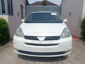 Toyota Sienna 2006 White
